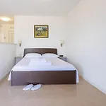 Apartman In Der Ersten Etage Mit Meerblick By Interhome *