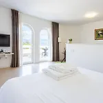 Apartman In Der Ersten Etage Mit Meerblick By Interhome Splitska