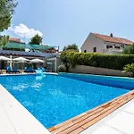 In Der Ersten Etage Mit Meerblick By Interhome * Splitska