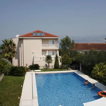 Appartamento In Der Ersten Etage Mit Meerblick By Interhome Splitska