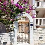 公寓 In Der Ersten Etage Mit Meerblick By Interhome *