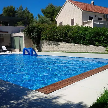 In Der Ersten Etage Mit Meerblick By Interhome