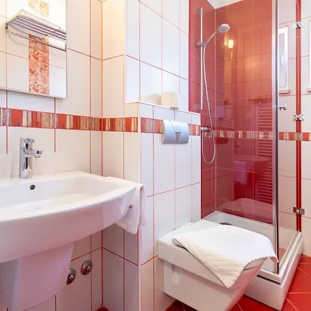 In Der Ersten Etage Mit Meerblick By Interhome 아파트 스프리트스카