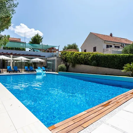 In Der Ersten Etage Mit Meerblick By Interhome * ספליטסקה