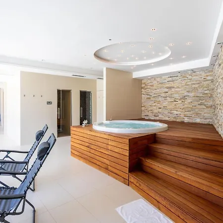 In Der Ersten Etage Mit Meerblick By Interhome
