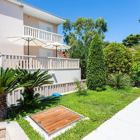 דירה In Der Ersten Etage Mit Meerblick By Interhome